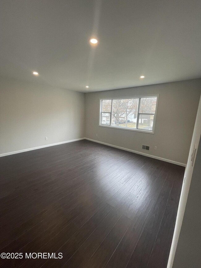 Building Photo - 17 Lone Star Ln