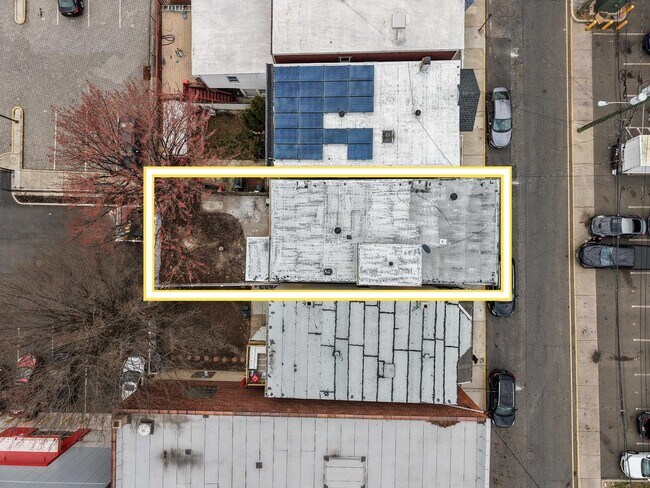 Building Photo - 1111 53rd St