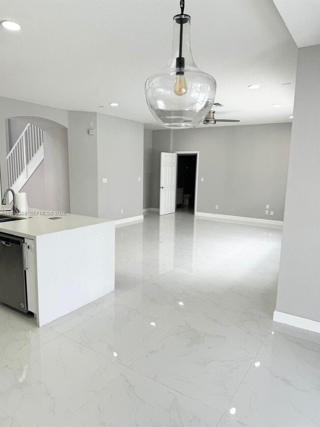 Building Photo - 4451 Seneca Ave