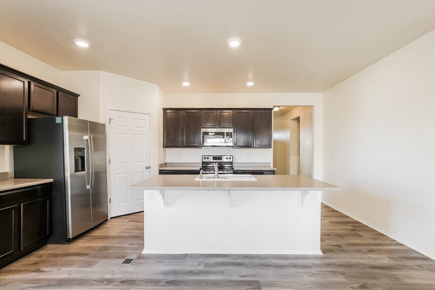 Building Photo - 535 Hermosa St