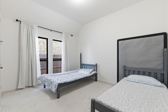 Building Photo - 2215 Crystal Reef Ct