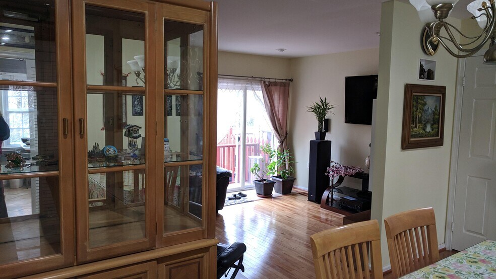 Building Photo - 13914 Woods Run Ct