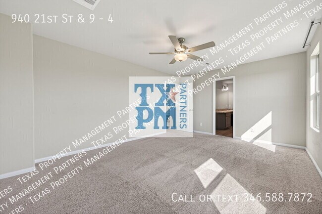 Building Photo - 940 21st St