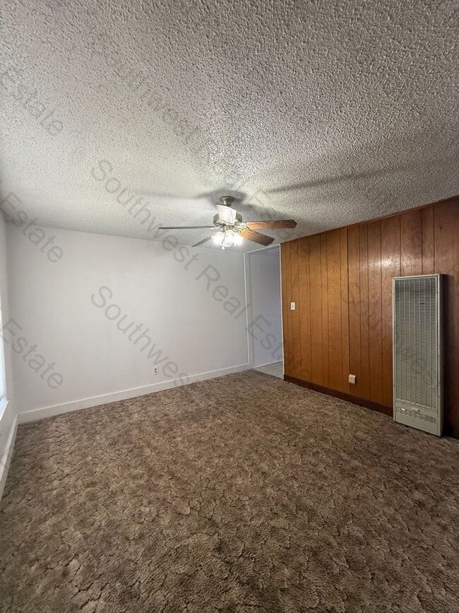 Building Photo - Cute 2 bedroom 1 bath