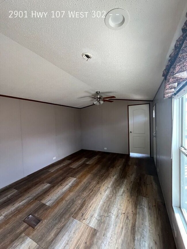 Building Photo - 2901 TX-107