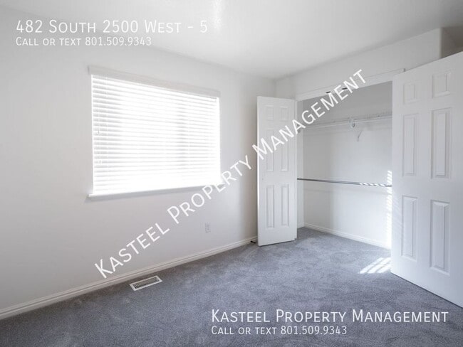 Building Photo - 482 S 2500 W