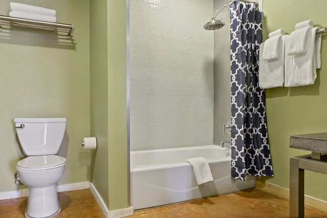 Building Photo - 1041 Constance St