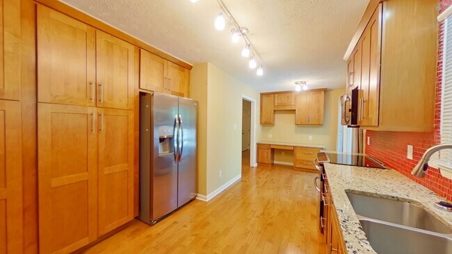 Building Photo - 3314 Jura Dr