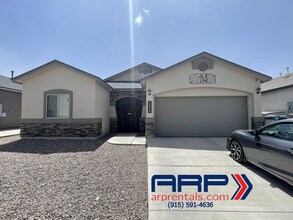 Building Photo - MODERN EASTSIDE HOME