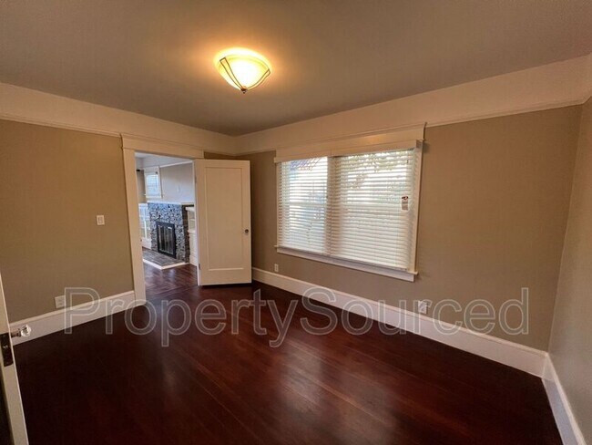 Building Photo - 151 Berverdor Ave