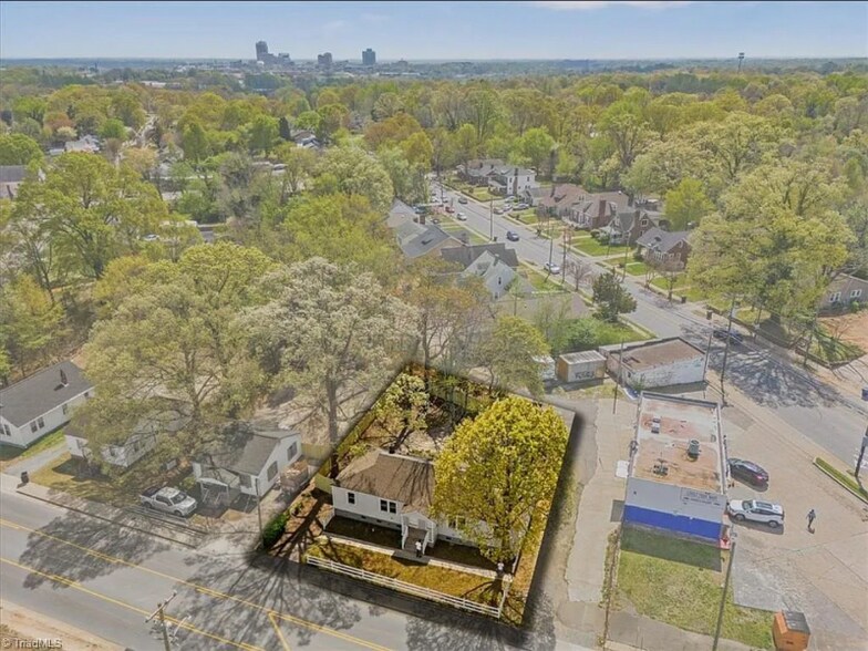 Building Photo - 3064 Indiana Ave