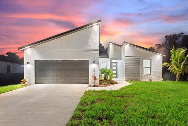 Building Photo - 3327 Trapper Ln