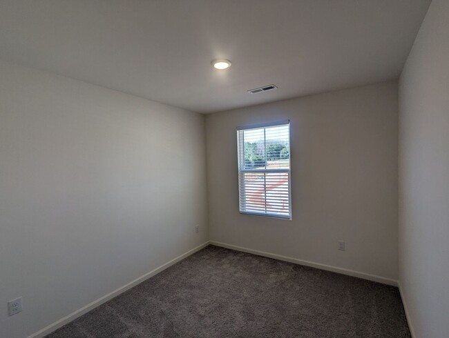 Building Photo - Brand New Corner Unit 3 Bedroom Townhome i...