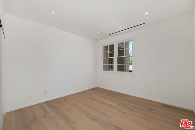 Building Photo - 12330 Ridge Cir