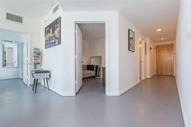 Building Photo - 244 Biscayne Blvd