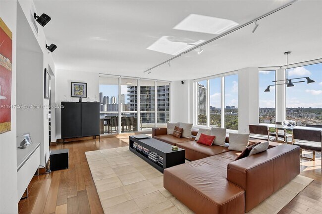 Building Photo - 6000 Island Blvd