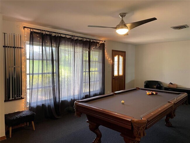 Building Photo - 879 S Terrace Dr