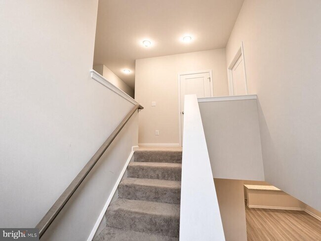 Building Photo - 42 Trout Lily Dr