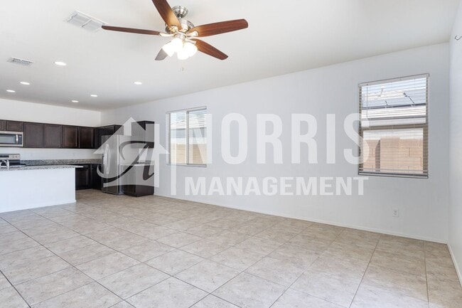Building Photo - Low Maintenance Home Centrally Located