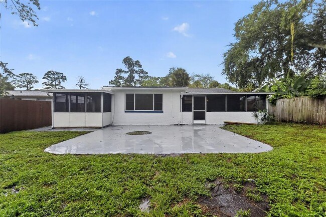 Building Photo - 5644 Berlin Dr