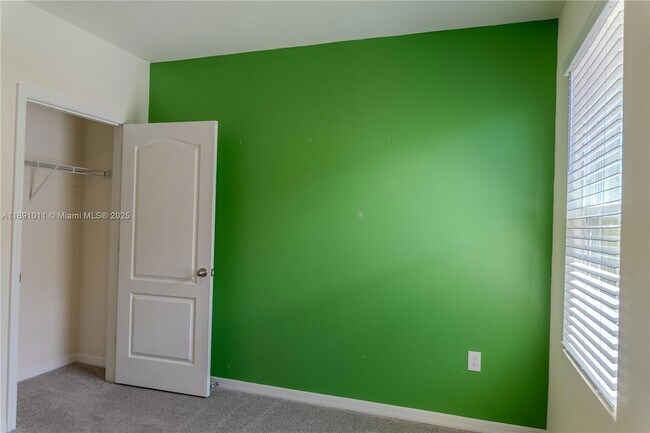 Building Photo - 2025 Doe Run Dr