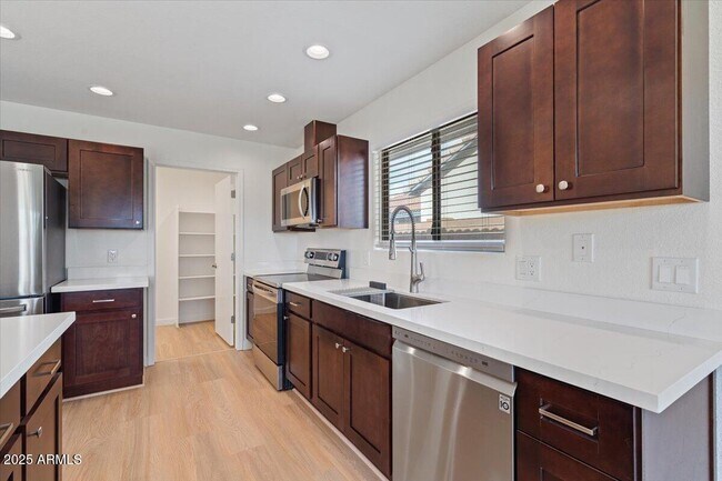 Building Photo - 21233 N 30th Ave