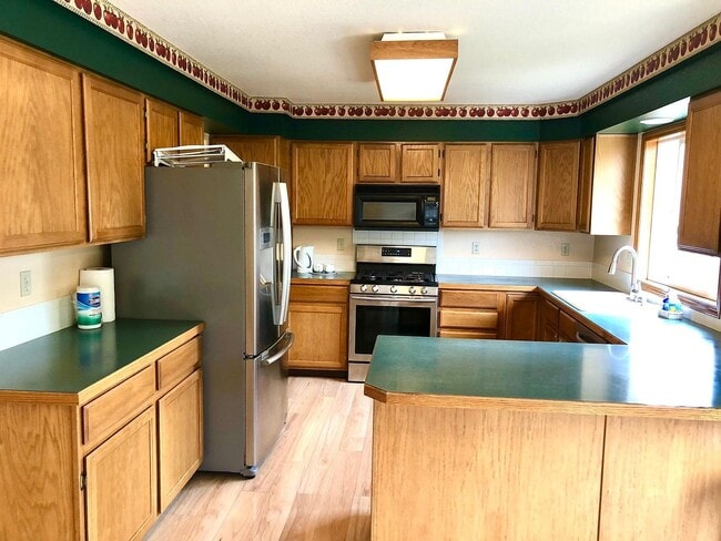 Primary Photo - 2936 Indigo Cir N