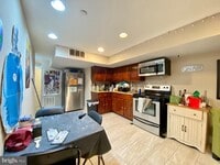 Building Photo - 1618 Fontain St