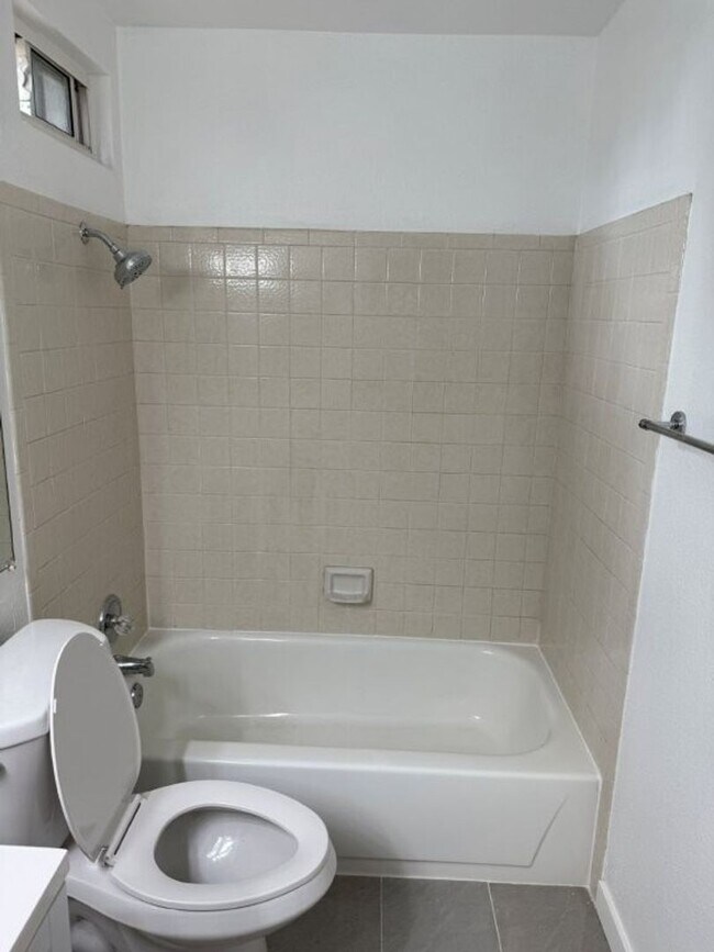 Building Photo - Updated 3 Bedroom 2.5 Bath 2 Story Condo Fairfield *Star Rentals