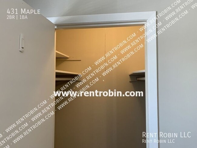 Building Photo - 431 Maple-