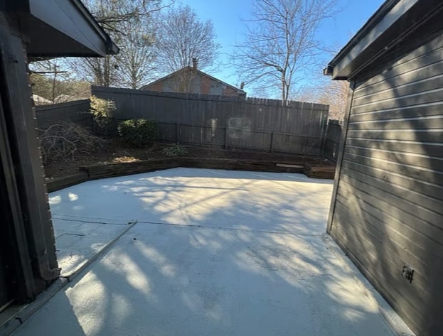 Building Photo - 1413 Willow Crossing Dr