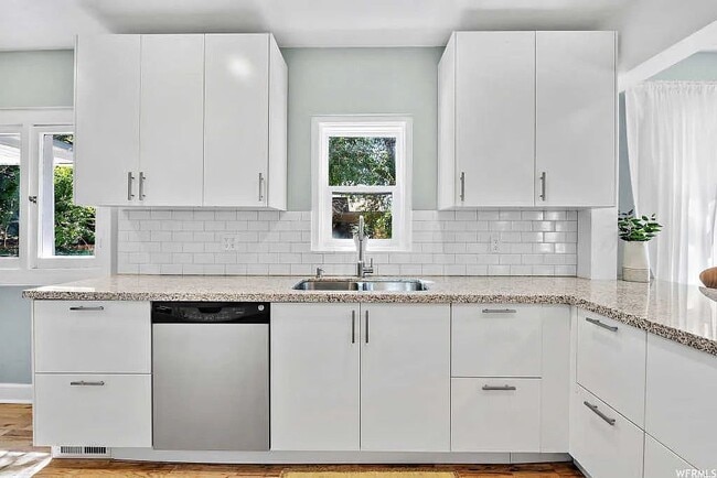 Building Photo - 1870 E 3900 S