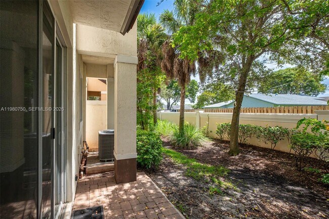 Building Photo - 7661 NW 88th Terrace