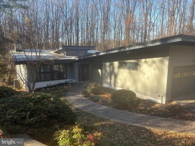 Building Photo - 7425 Dulany Dr