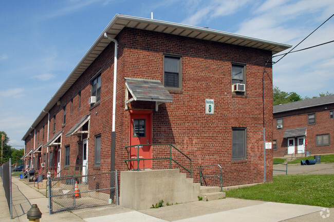 Building Photo - Stephen Crane Village