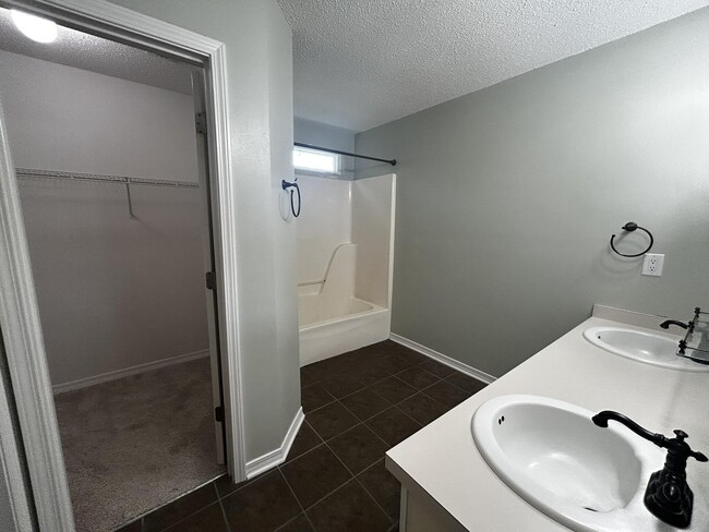Building Photo - 4769 Coronado Cir