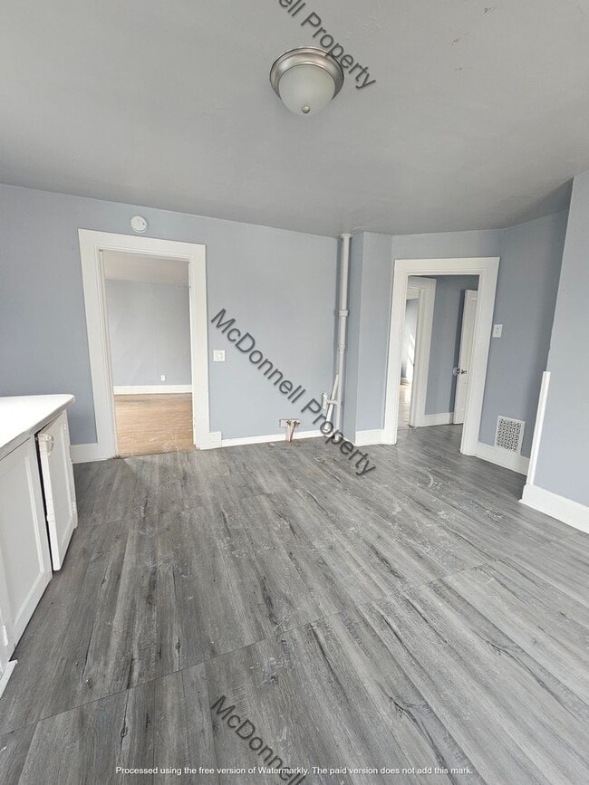 Building Photo - There is a $25 fee per application and eve...