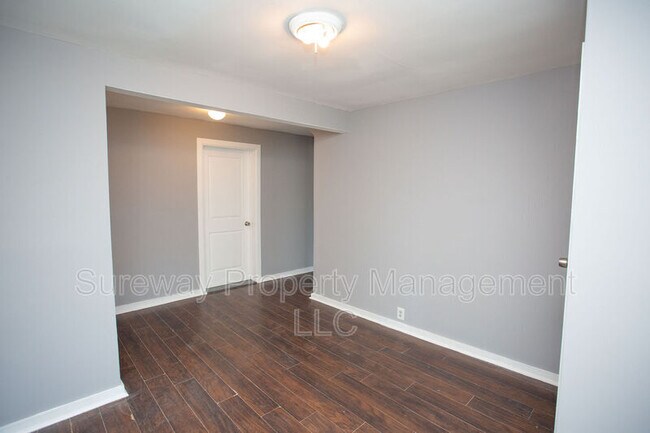 Building Photo - 200 Cooper St