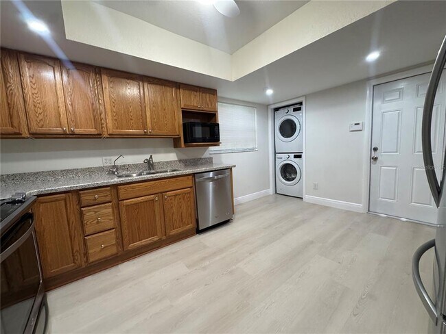 Building Photo - 22017 Bass Pl