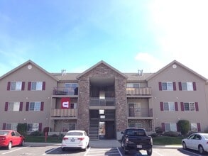 Building Photo - Condo Ready For You!