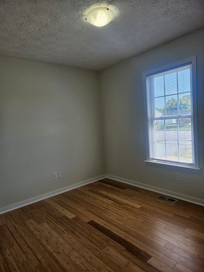 Building Photo - 2524 National St