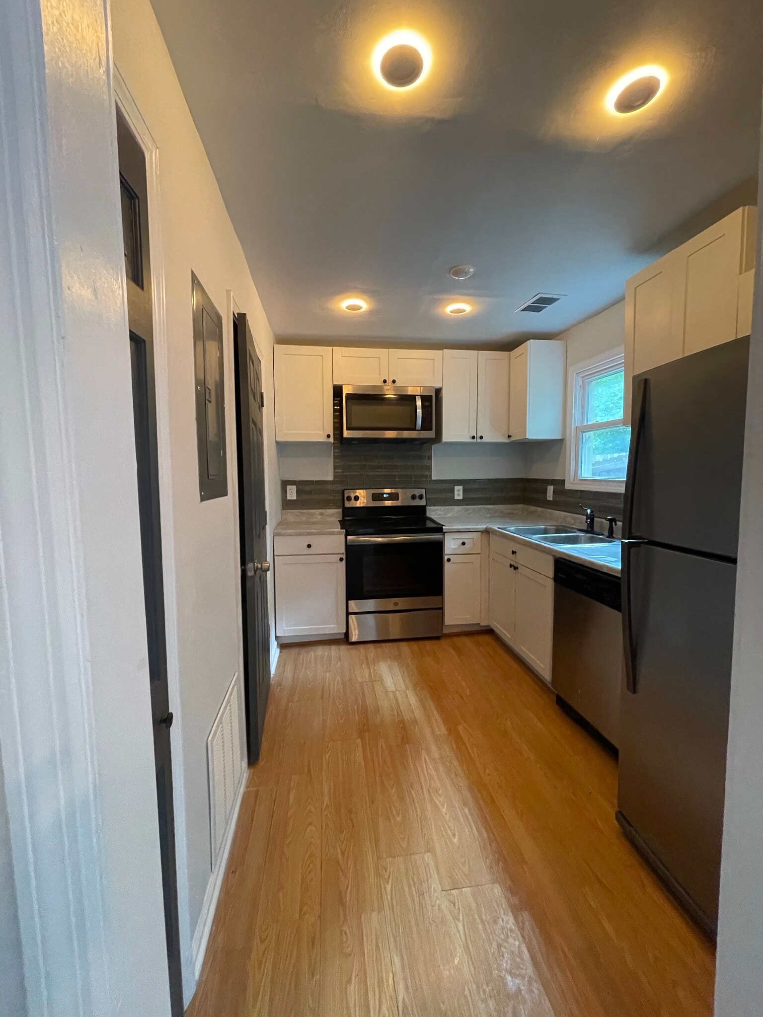 Kitchen - 931 Mill Stone Dr