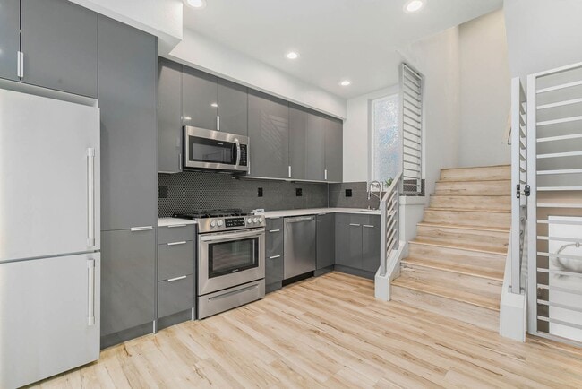 Building Photo - 3078 SW Avalon Way