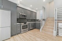 Building Photo - 3078 SW Avalon Way