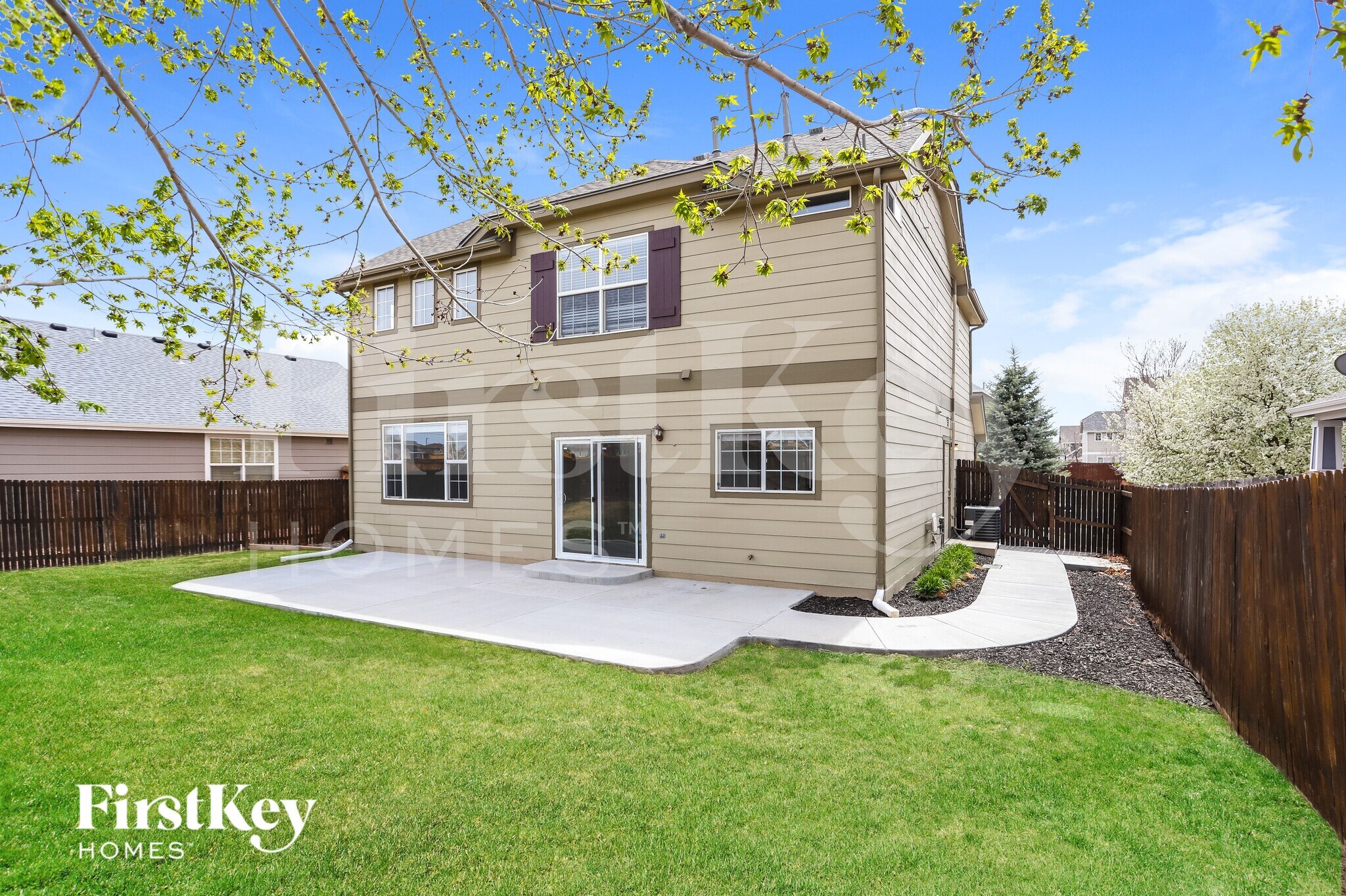 Building Photo - 1449 N Monument Dr