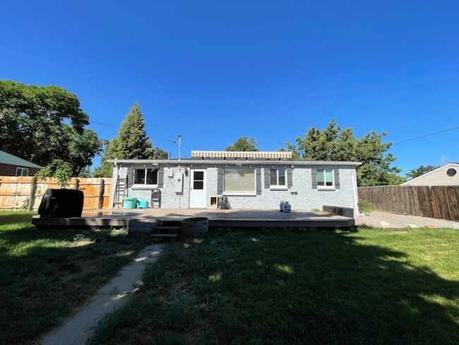Building Photo - Amazing Littleton Bungalow