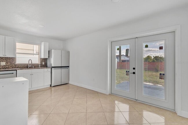 Building Photo - 2113 Jessa Dr