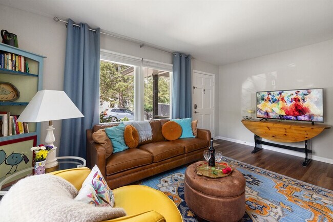 Building Photo - 500 Oak Ave