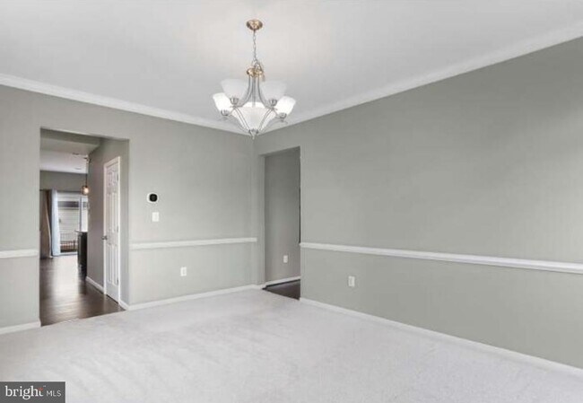 Building Photo - 320 Hopkins Dr