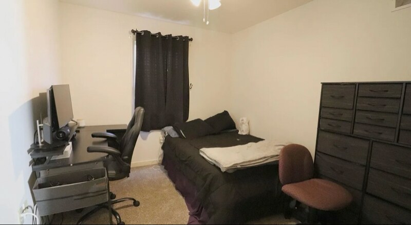 Building Photo - 641 Chickadee Dr